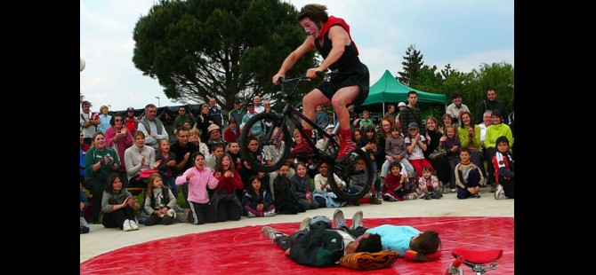 Jump - Che Cirque